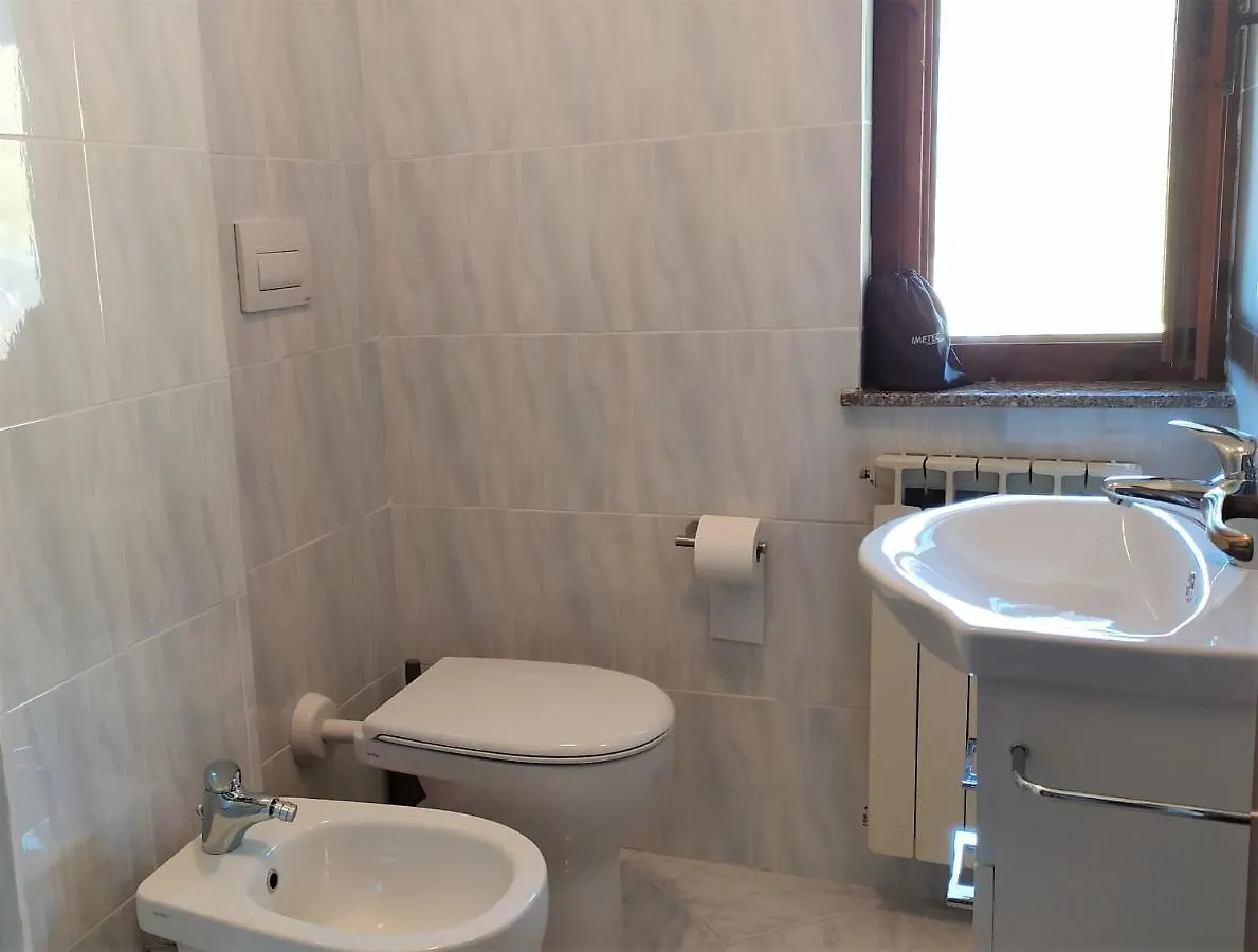 Sun Paradise Mountain Lake Iseo Hospitality 보시코