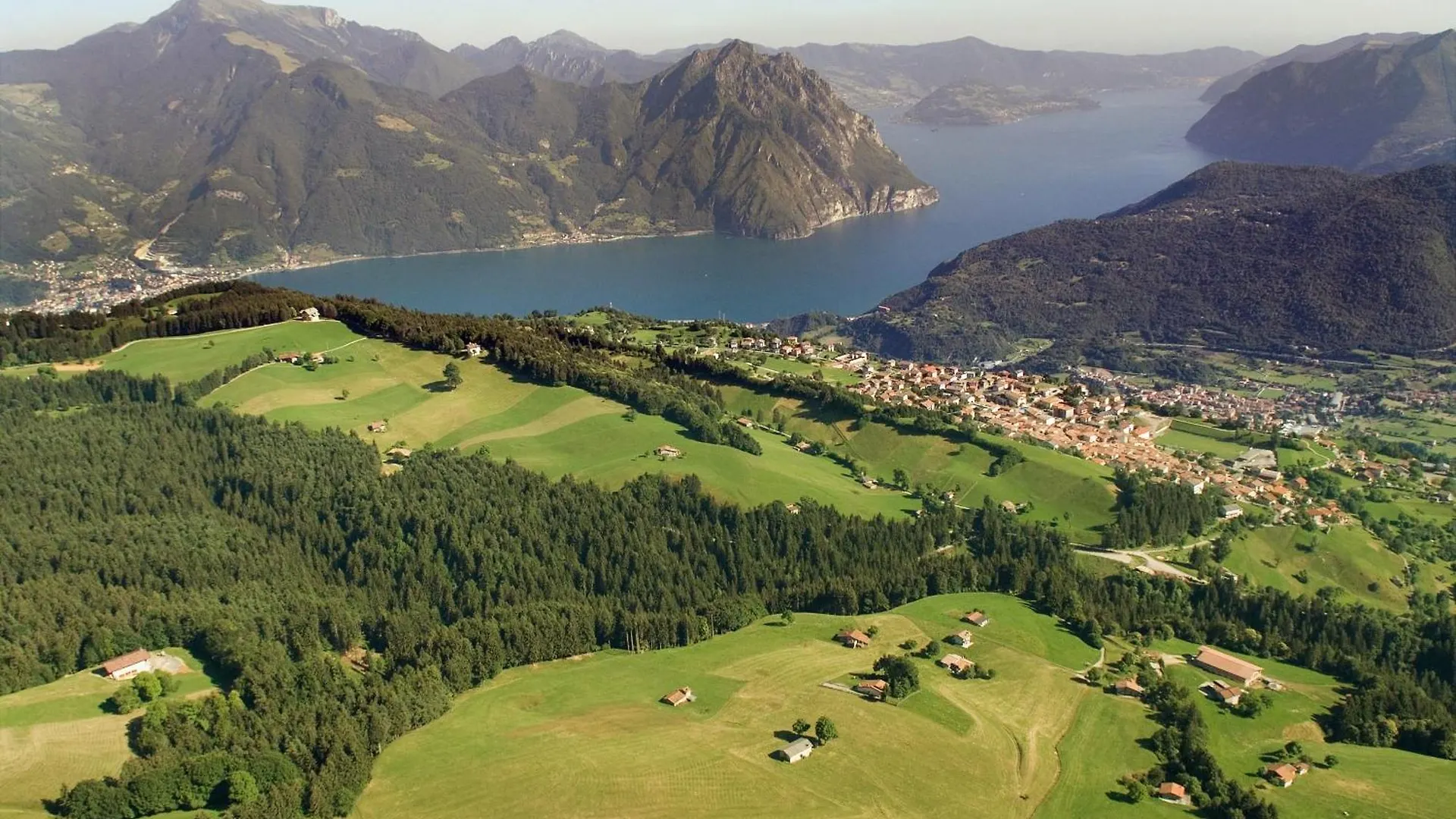 Sun Paradise Mountain Lake Iseo Hospitality 보시코 0*,  이탈리아